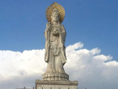 精美观音造型人物雕塑