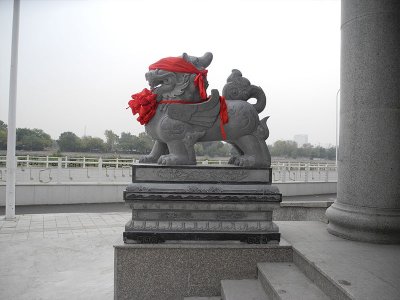 门口石雕貔貅